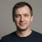Довольный клиент Дмитрий В. после покупки бюджетного пылесоса в магазине Супер Цена